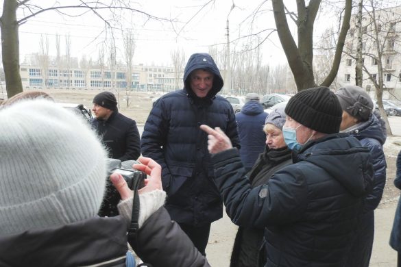 Аварійні піддашки та відсутність води у квартирах. Покровчани у пошуках допомоги