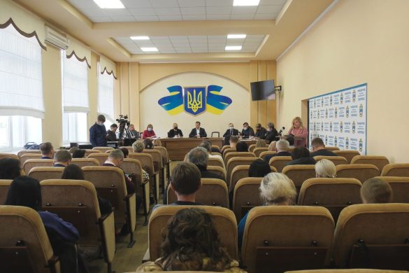 Апаратна нарада у Покровську: робота комунальних служб, закладів освіти та медицини