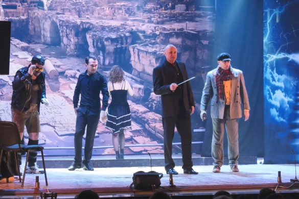 Столичні актори - на сцені Добропілля. Київський сучасний театр завітав із виставами