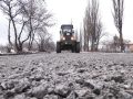 Аби дорога була проїзною. Ділянку між Покровськом та Гришиним відсипають доменним шлаком