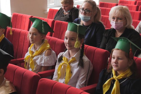 Науково-дослідницький конкурс «Чомусики» зібрав у Покровську учнів молодших класів