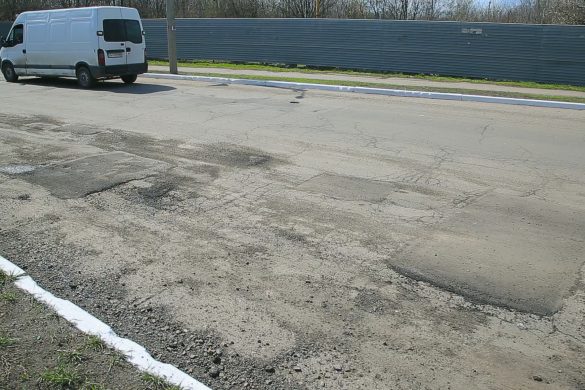 Зробити проїзними найбільш завантажені вулиці. У Покровську стартував ямковий ремонт доріг