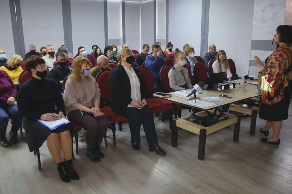 Працювати на благо громади. У Покровську для нового складу громадської ради відбувся семінар-тренінг