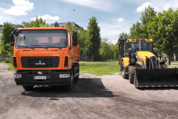 Автопарк КП «Покровськтепломережа» поповнили дві одиниці новенької спецтехніки