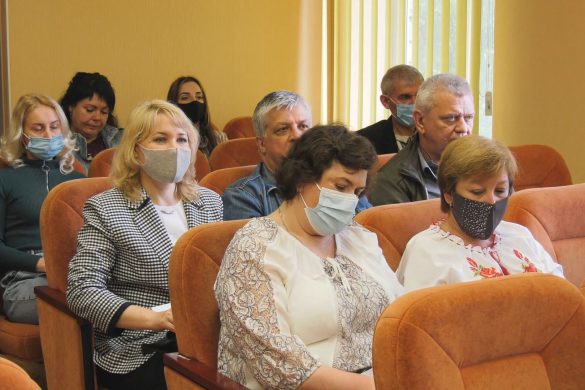 Майже пів сотні питань за дві години. У Мирнограді пройшла чергова сесія міськради