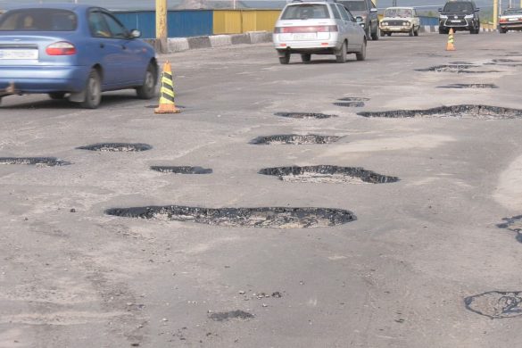 Відремонтувати те, що не ремонтується, або Покровські дороги повинні бути проїзними