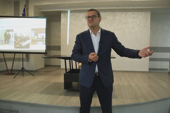 Підготовка місцевих управлінців. У Покровську запрацювала Школа молодого політика