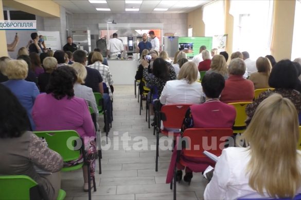 Швидко, якісно та смачно. У Добропіллі провели круглий стіл на тему шкільного харчування