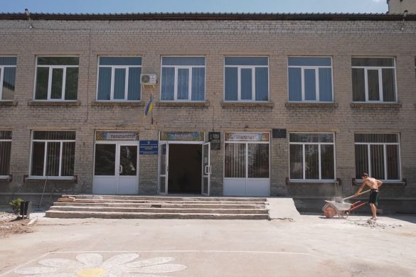 До початку навчального року – оновлений освітній простір. У Мирнограді тривають ремонти