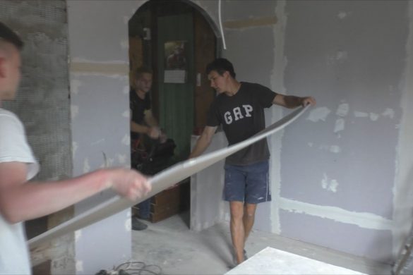 У Добропіллі волонтери розбудовують молодіжний простір та ремонтують житло