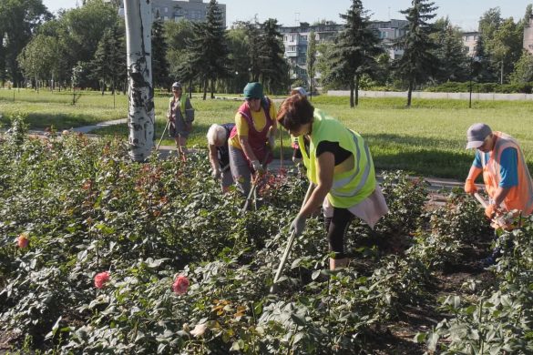 У бій за чистоту і люди, і машини: Покровськ приводять до ладу після злив