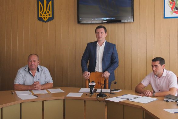 Привітання та зміни до бюджету. Відбулась чергова сесія Покровської райради