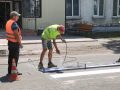 «Зебри» та осьові лінії. У Мирнограді оновлюють дорожню розмітку