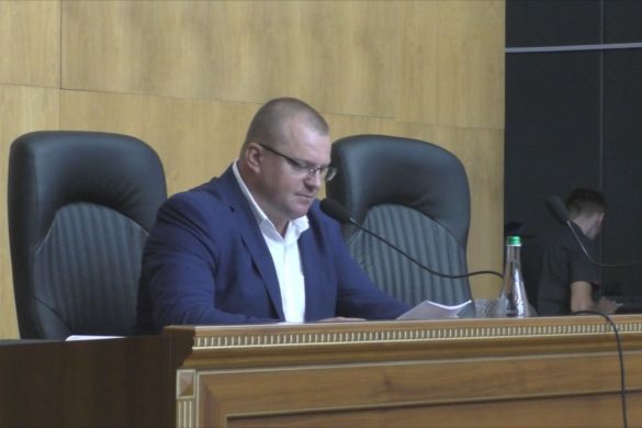 Зміни до бюджету, майнові та земельні питання. Відбулась чергова сесія у Добропіллі