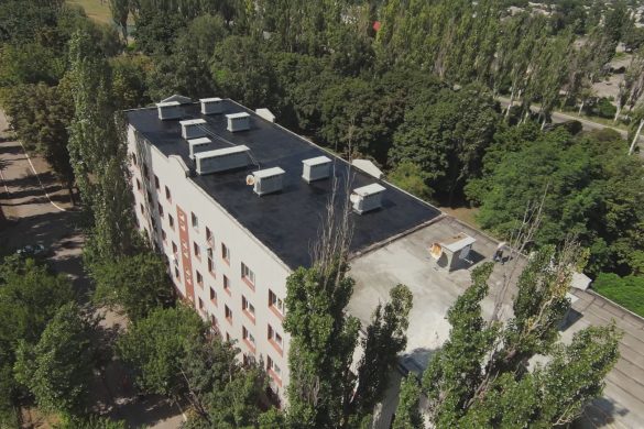 5 мільйонів гривень на відновлення 8 крівель. У Покровську взялись за дахи багатоповерхівок
