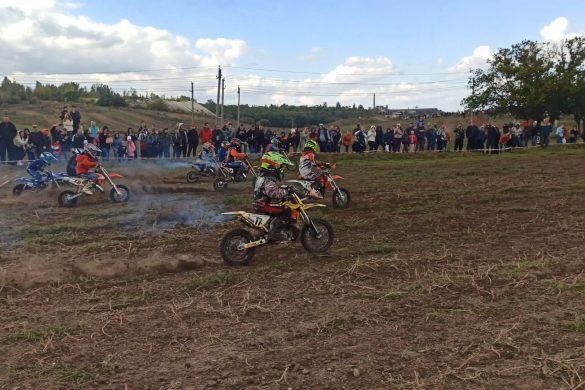 Покровськ з призовими місцями! Наші спортсмени взяли участь у Чемпіонаті з мотокроссу