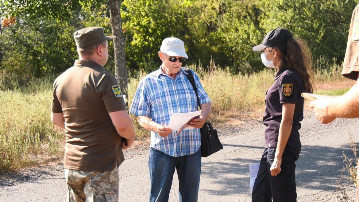 Літо позаду, а от небезпека - ні! Рятувальники продовжують попереджувальні рейди