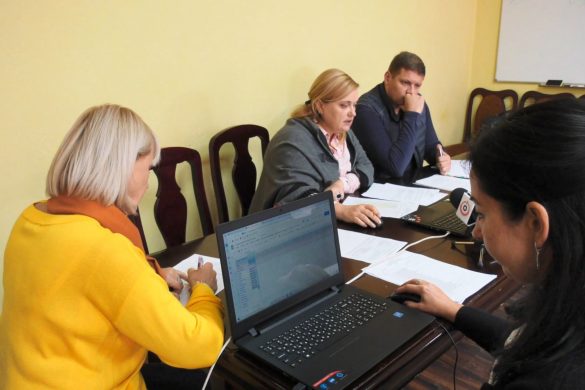 Питання фінансові та земельні. Відбулась позачергова сесія Покровської міської ради