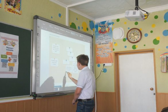 Сучасне обладнання для якісного навчання. Проект «Моє місто» реалізовано у мирноградській школі №10