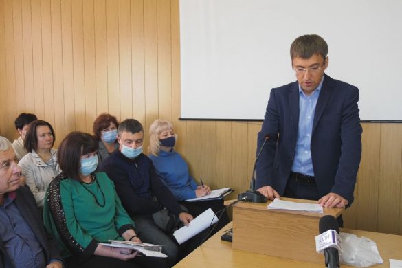 Звіт прокурора та прогноз бюджету. Покровська райрада зібралася на позачергову сесію
