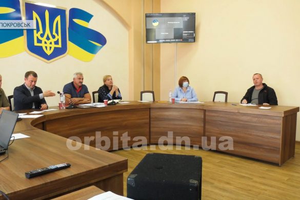 Cтан доріг, робота тепломережі та питання водопостачання. У Покровську засідала Громадська рада