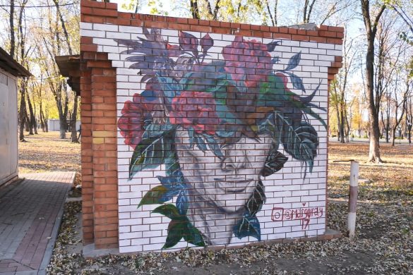 Робимо Покровськ яскравішим! Команда «Солідарної молоді» створює нові мурали