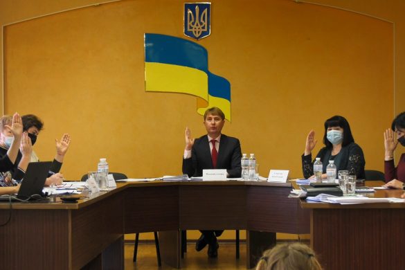 Внесли зміни у бюджет та слова гімну і затвердили конкурс для педагогів. У Мирнограді відбулася чергова сесія