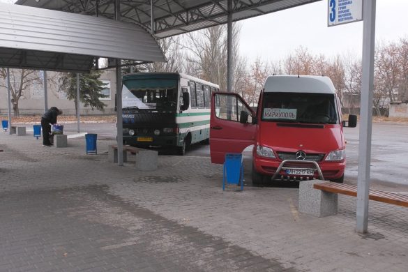 Ані пасажирів, ані автобусів. Перевізники відміняють рейси та несуть колосальні збитки через карантинні обмеження