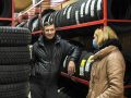 Зима близько. Скільки в Покровську коштує «перевзути» автомобіль та чи є черги на шиномонтажах?