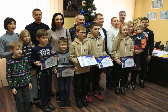 Програма грошових винагород в дії: Руслан Требушкін відзначив досягнення покровських мотоспортсменів