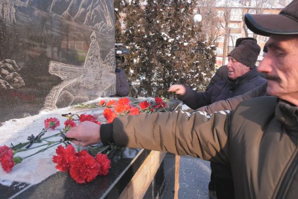 Міністерські відзнаки, подяки від міської ради та хвилина мовчання за полеглими. У Покровську вшанували воїнів-інтернаціоналістів
