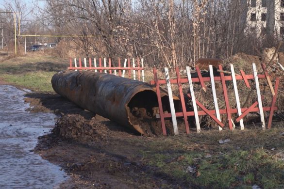 Знову обвалився. Каналізаційний колектор у Мирнограді нагадав про свій аварійний стан