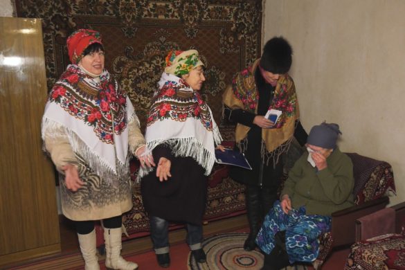Миколай завітає до кожного. Одиноких людей похилого віку відвідали працівниці Покровського терцентру