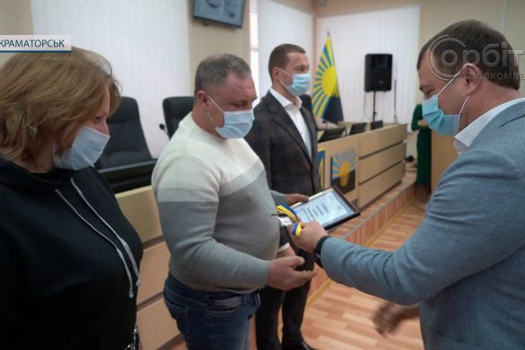 На Донеччині багатодітні сім’ї, діти-сироти та спортсмени отримали сертифікати на житло, автомобілі та спортивний інвентар