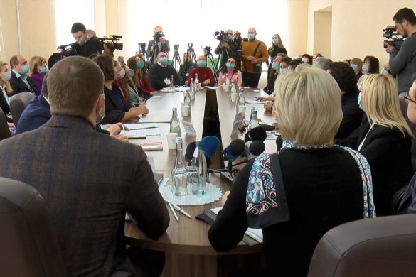 Міністерка Ірина Верещук зустрілась із освітянами та молоддю з числа ВПО
