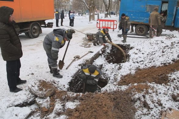 Майже добу - без води. Аварія на водогоні завдала незручностей мешканцям м-ну «Лазурний»