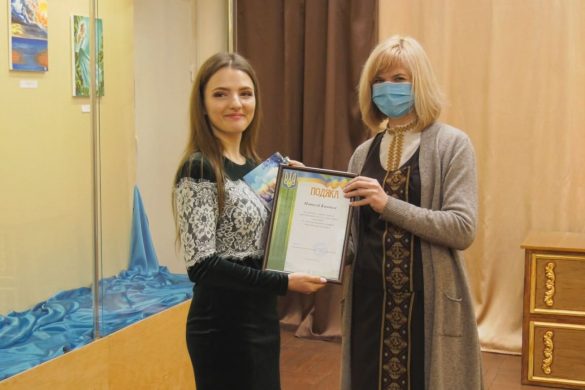 За освітою економіст, а в душі - митець. У Покровську відкрилась перша персональна виставка Наталії Кандали