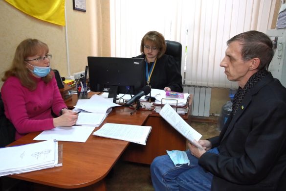 Три місяці без роботи - за відмову від вакцинації. Оголошено судове рішення за позовом вчителя 12-ї школи