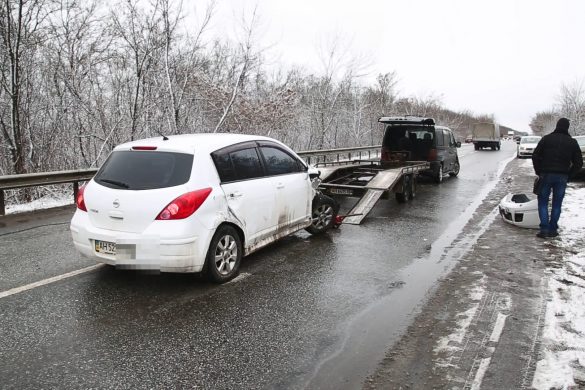 Ford зіткнувся з Волгою, Skoda – з Nissan, а вантажівка злетіла в кювет. Ранкові ДТП в Покровську