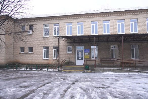 Понад 300 тисяч «ковідних» – у кишеню! Бухгалтерку Мирноградської інфекційки підозрюють у злочині