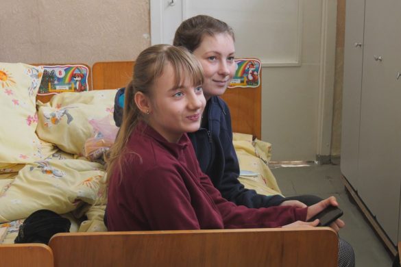 Учні ЗОШ №12 придбали речі першої необхідності для біженців