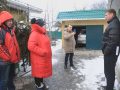 Інспектування триває. Міський голова разом з фахівцями продовжує оглядати будинки, ушкоджені бойовими елементами