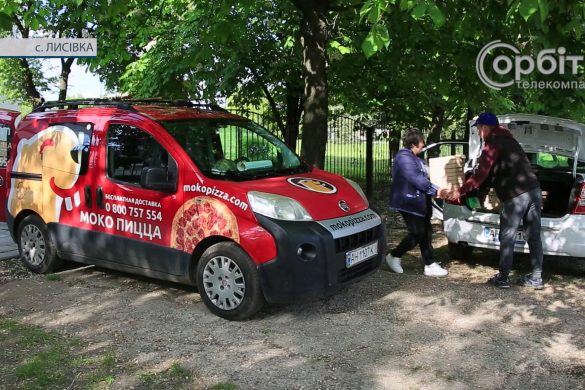 Заощадження – на благодійність. Власник мережі «МОКО ПИЦЦА» розвозить свою продукцію у прифронтові міста