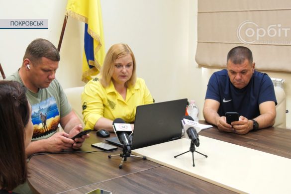 Депутатський день в Покровську: про сміттєві баки, комуналку, ліфти та опалювальний сезон