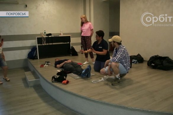 Практичні заняття з перекладом. Англійські лікарі вчили покровчан надавати медичну допомогу