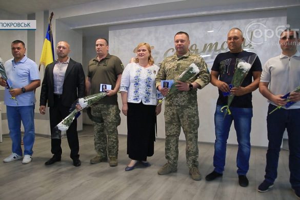 День Конституції в Покровську: захід патріотичного єднання та нагородження цивільних і військових