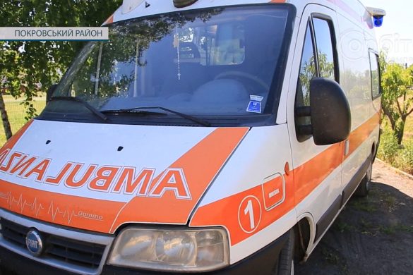 Спецавтівка для військових медиків та 2 тонни гумвантажу. Австрійці допомагають Україні перемагати