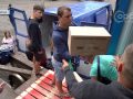 Англійці відправляють – спортсмени розвантажують. Покровський район отримав чергову гумдопомогу