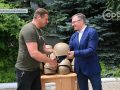 Додаткові соцзобов’язання – для додаткового захисту. Голова «Метінвесту» передав 90 касок покровським комунальникам