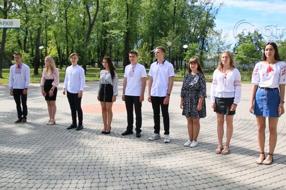 12 розумничок та розумників. Покровські випускники набрали максимальні бали на НМТ